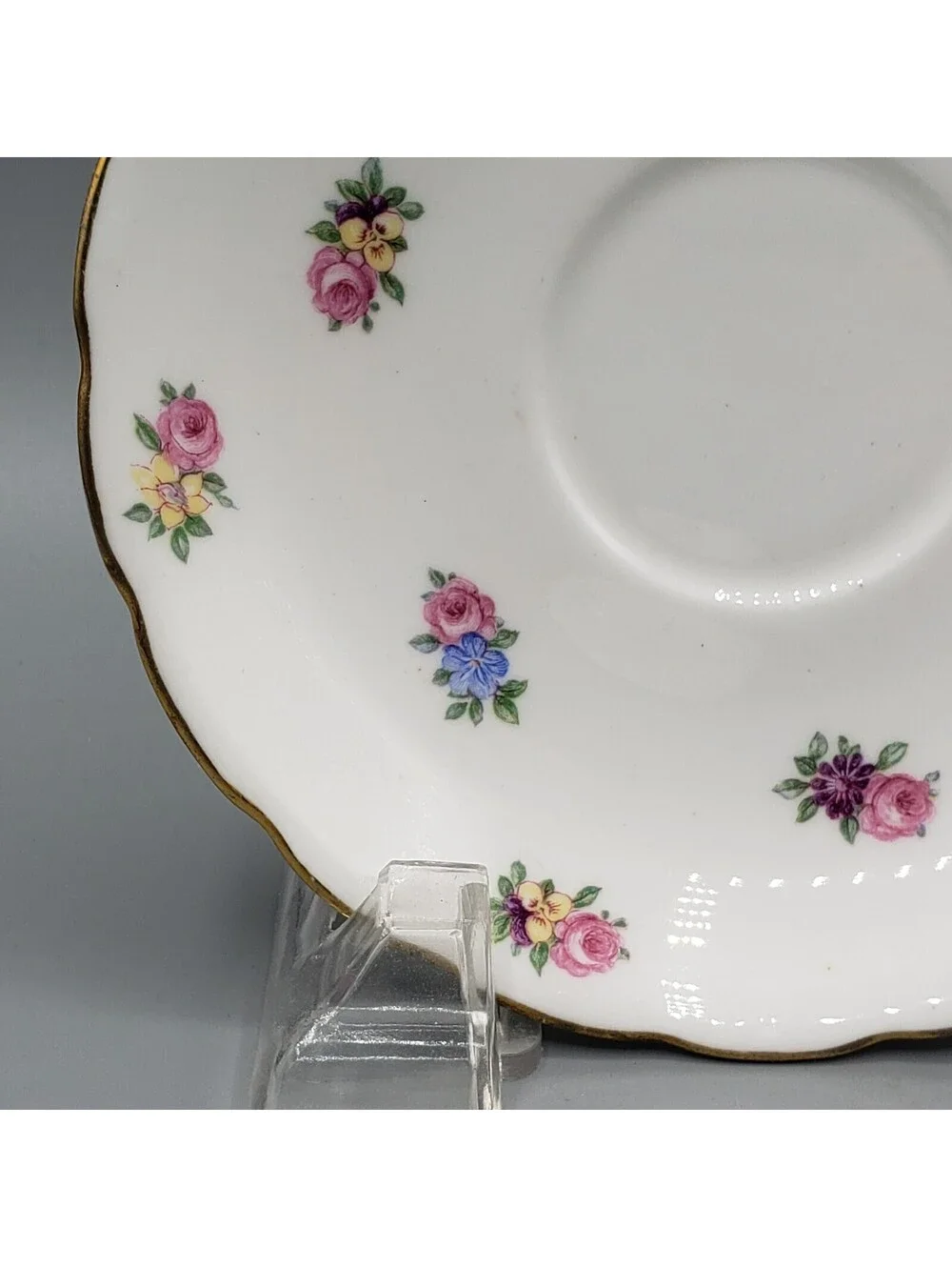 VTG Colclough Teacup & Saucer Petite Rose Bouquets Gold Trim Bone China England